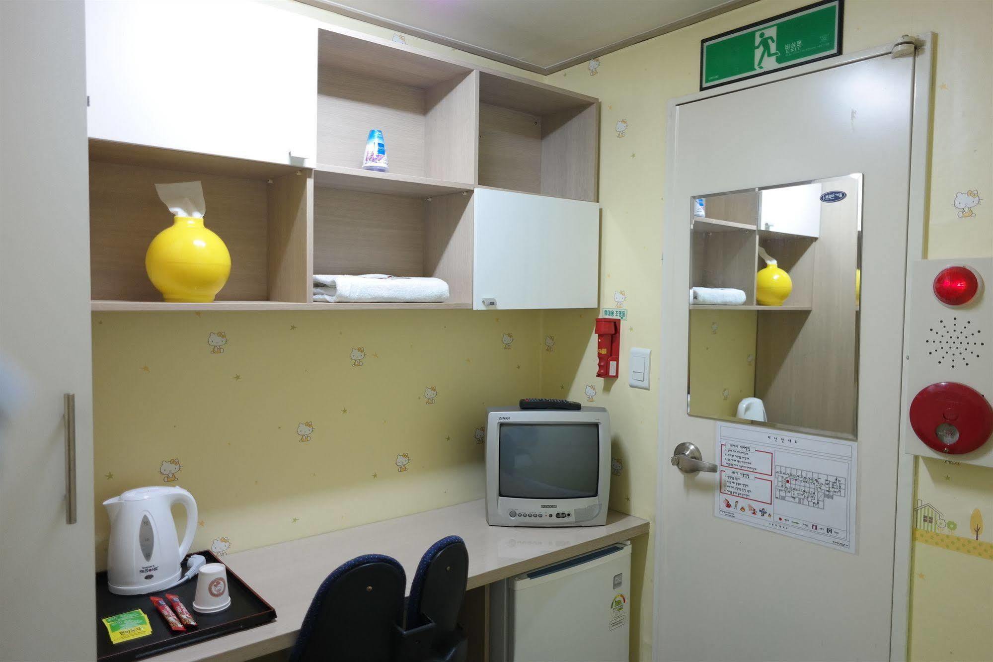 Storyhouse Myeongdong Hotel Сеул Екстериор снимка