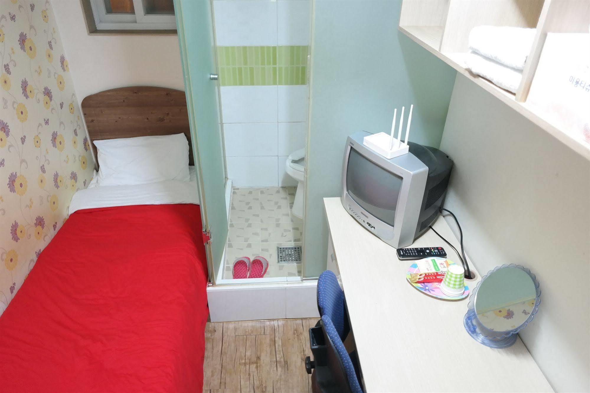 Storyhouse Myeongdong Hotel Сеул Екстериор снимка