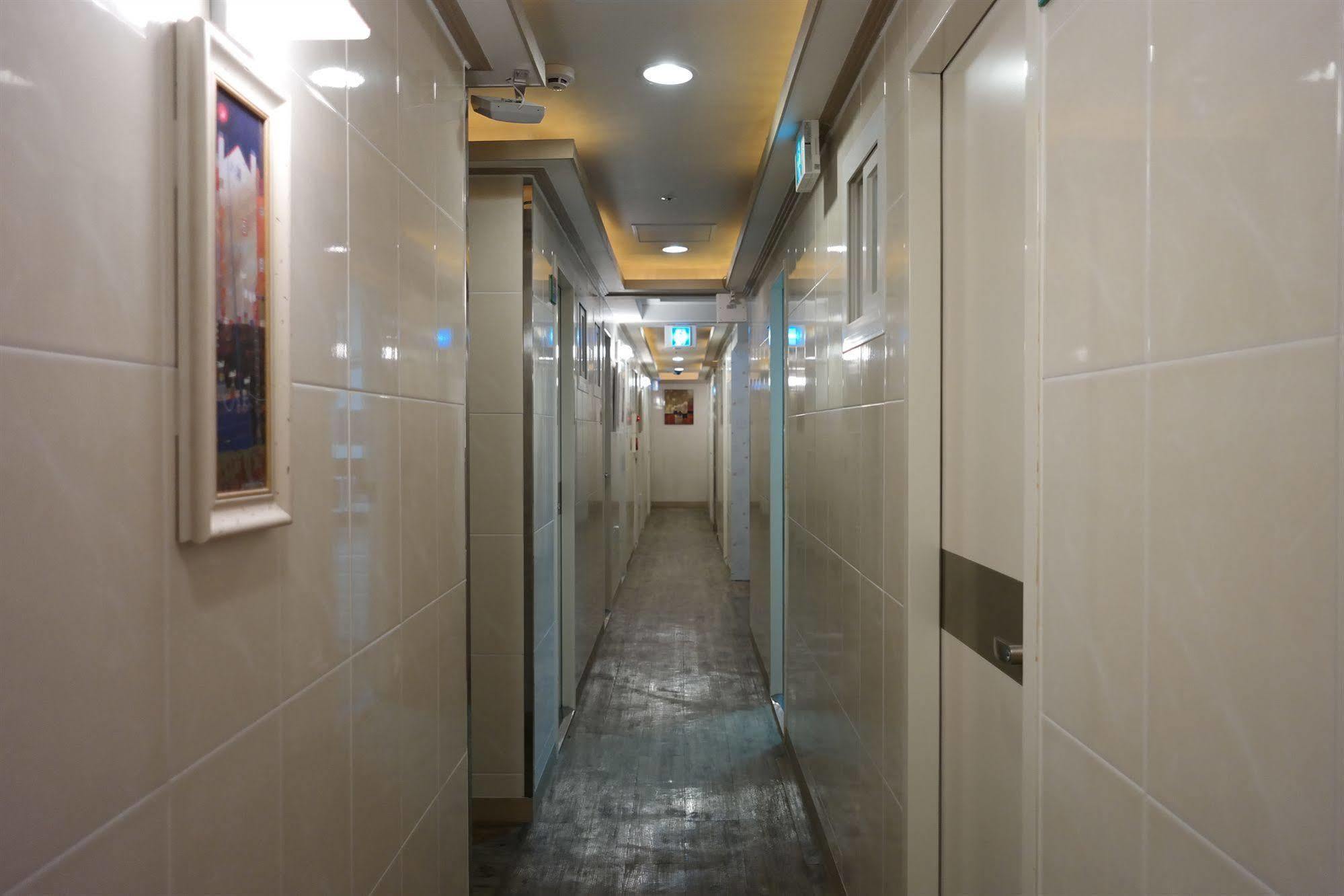 Storyhouse Myeongdong Hotel Сеул Екстериор снимка